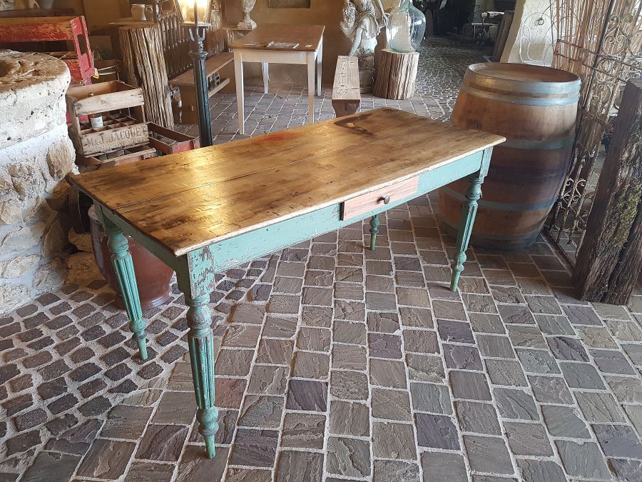 Eettafel keukentafel grenen tafel massief restaurant met